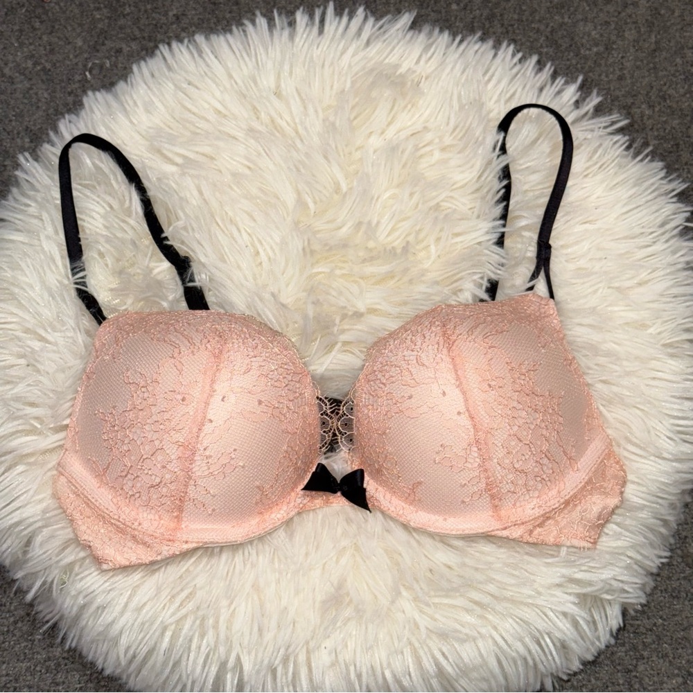 Victoria's Secret Lace Bra in Soft Pink and Black